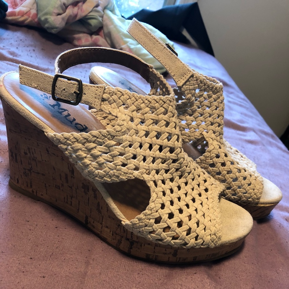 Mesh wedge heels